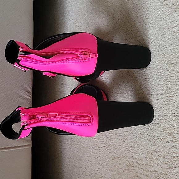 Shoes - Picture 3 of 4